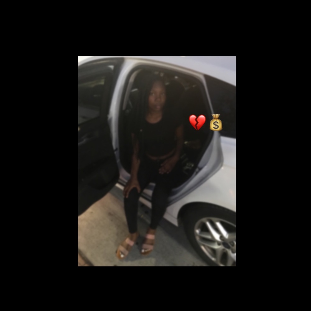 Meet your Posher, Nakira